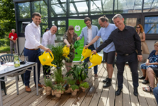 3. ZŠ v Říčanech má novou přírodovědnou učebnu se skleníkem