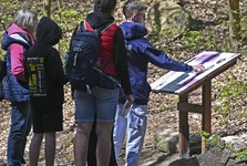 Jak funguje krajina jako celek? Obnovená naučná stezka kolem Říčan propojuje vodu, les i historii Jak funguje krajina jako celek? Obnovená naučná stezka kolem Říčan propojuje vodu, les i historii